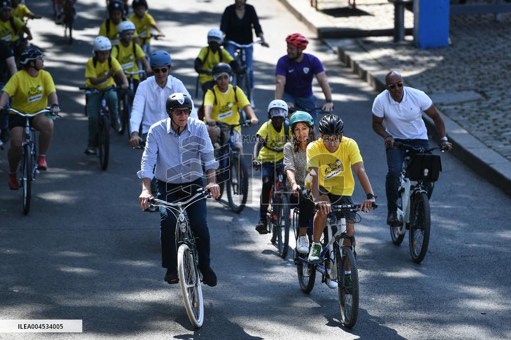 Tour de France dictation at the City Hall in Paris - FA