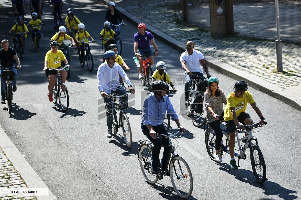 Tour de France dictation at the City Hall in Paris - FA