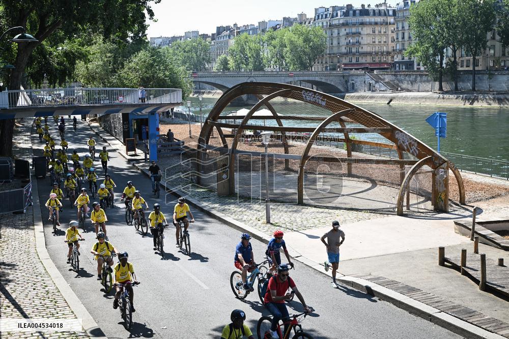 Tour de France dictation at the City Hall in Paris - FA