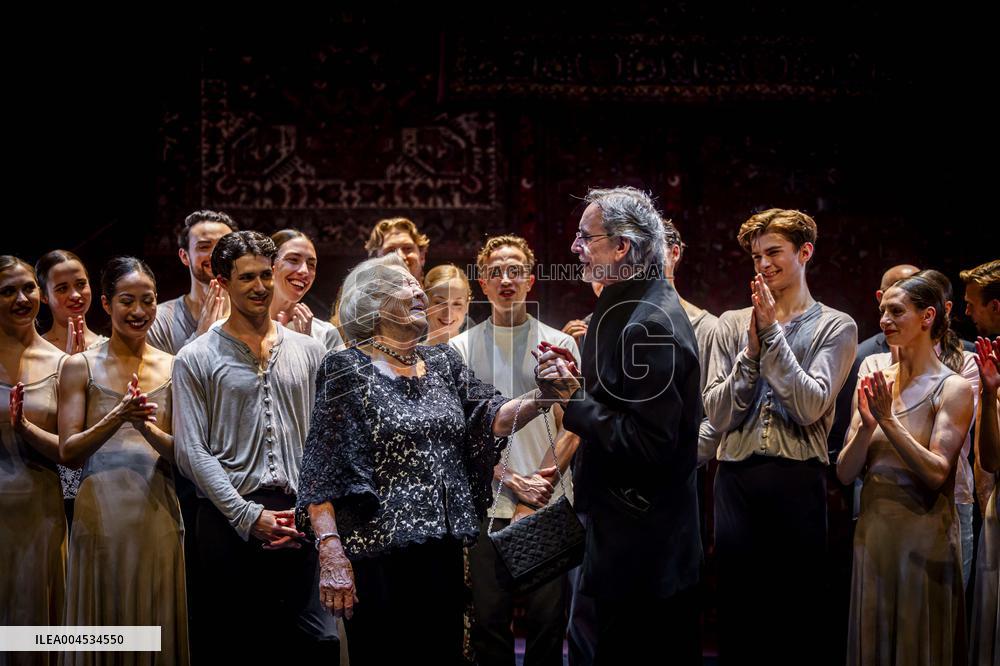 Princess Beatrix At The Jiri Kylian s Ballet Performance - The Hague