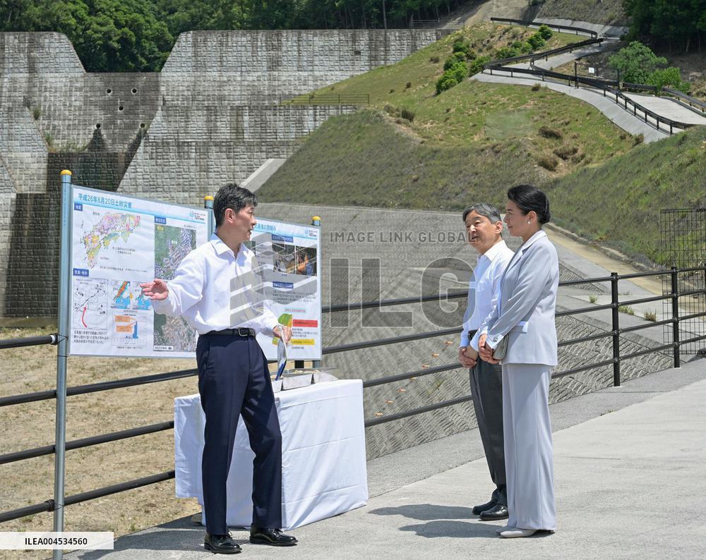 Japanese emperor, empress in Hiroshima