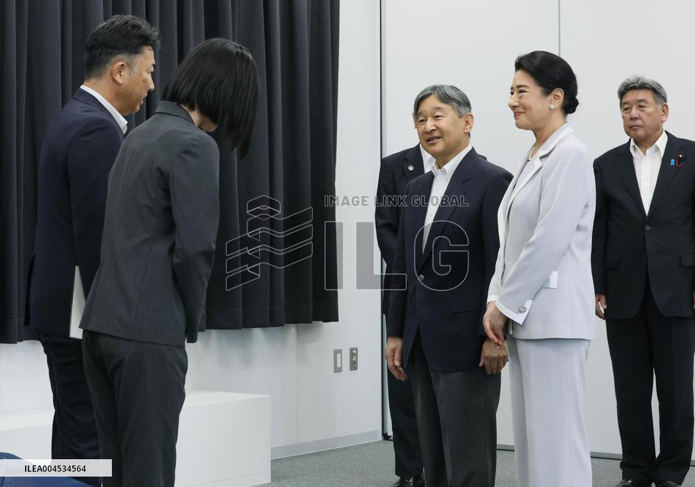 Japanese emperor, empress in Hiroshima
