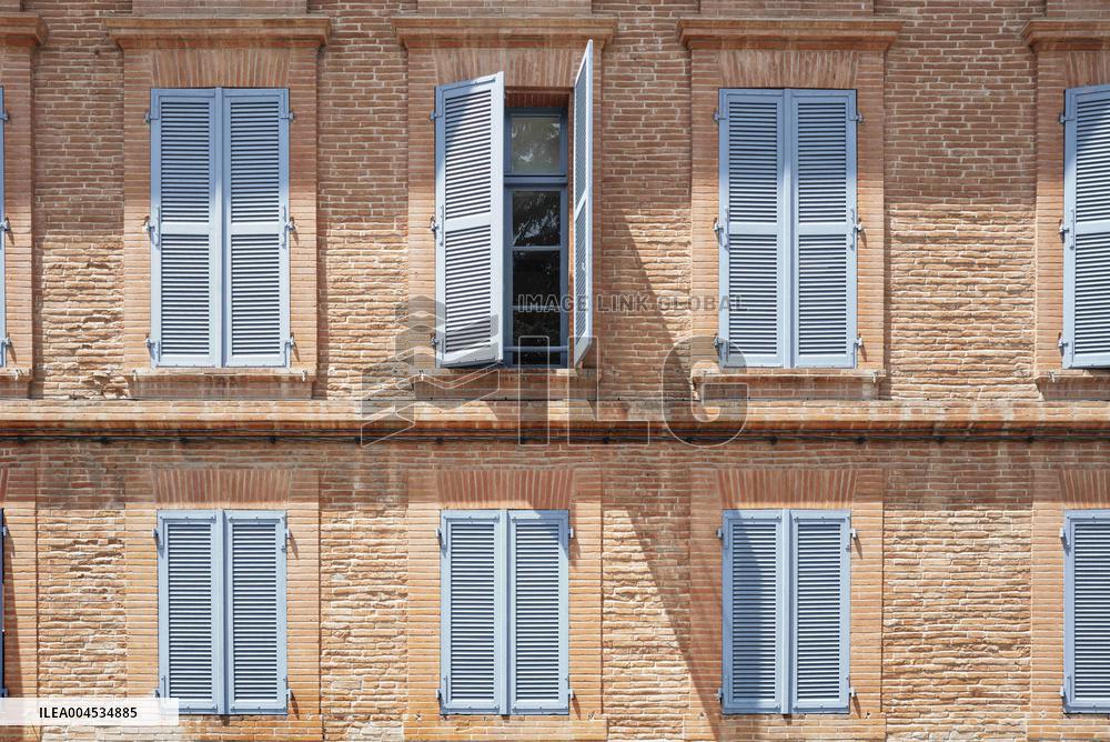 Illustration - Closed Shutters on A Hot Day - Montauban