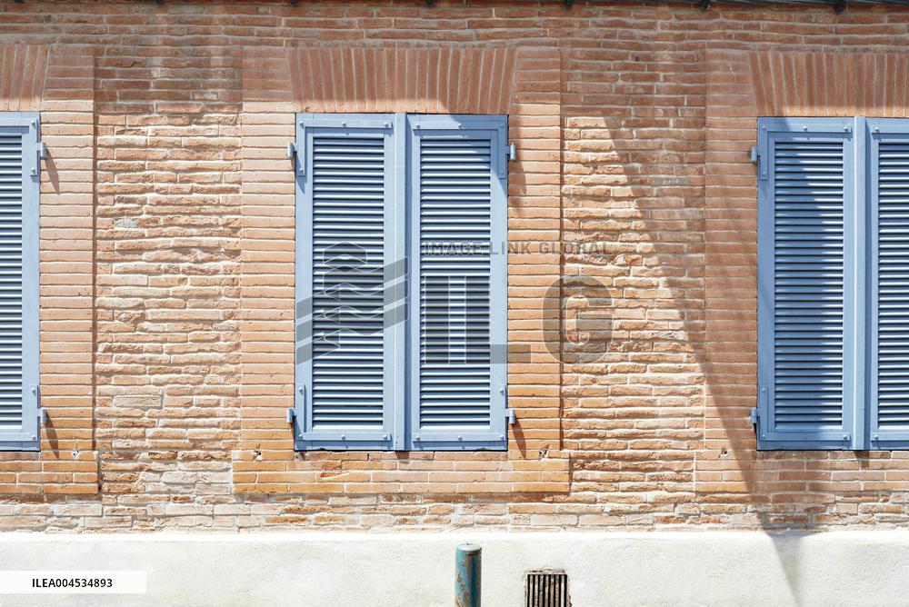 Illustration - Closed Shutters on A Hot Day - Montauban