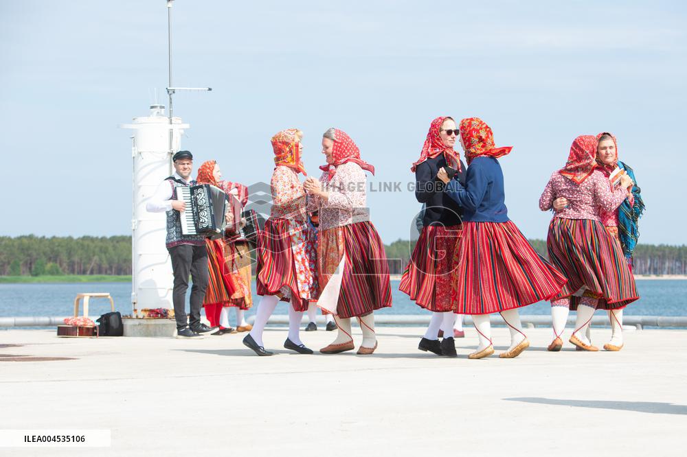 President of Estonia visited Kihnu island
