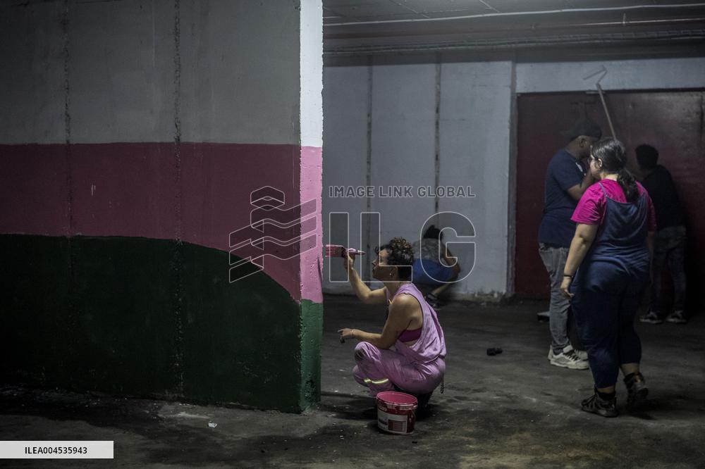 Atomic Shelter Preparations - Tel Aviv