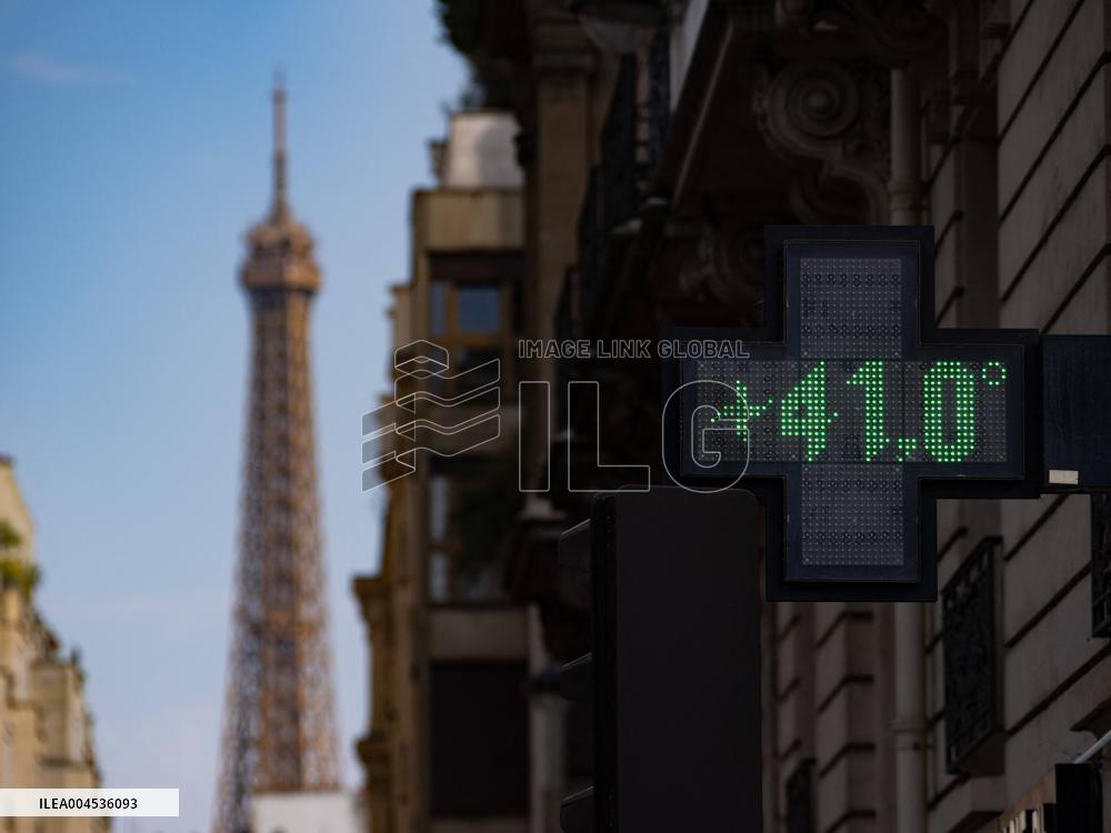 Illustration - Heatwave in Paris - France