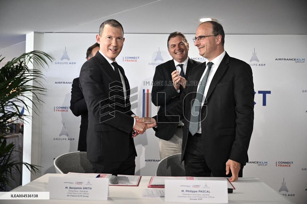 President Macron at Air France-KLM and Groupe ADP Partnership Signing at Paris Air Show - Le Bourget