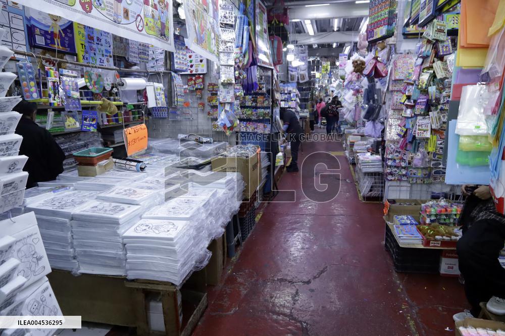 School Supplies Shop Illustrations - Mexico