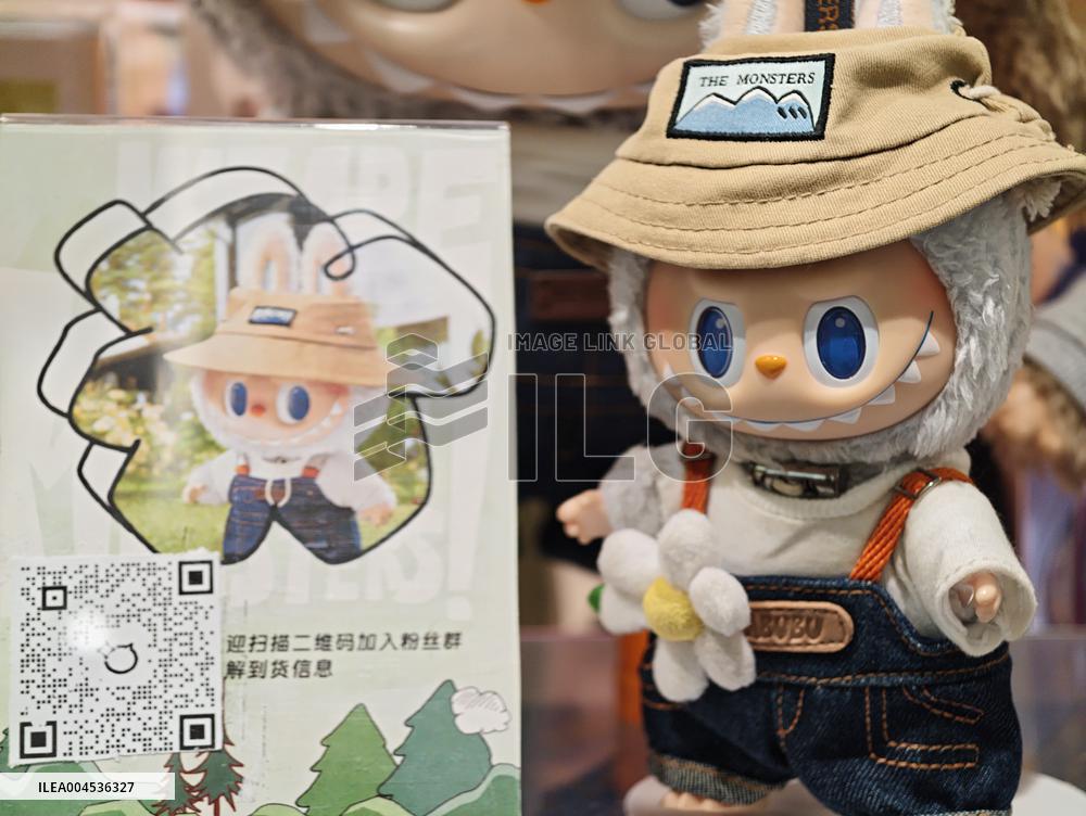 POP MART LABUBU Doll