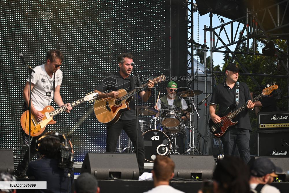 The Festiv4L in Paris FA