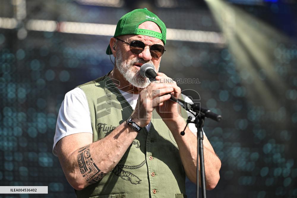 The Festiv4L in Paris FA