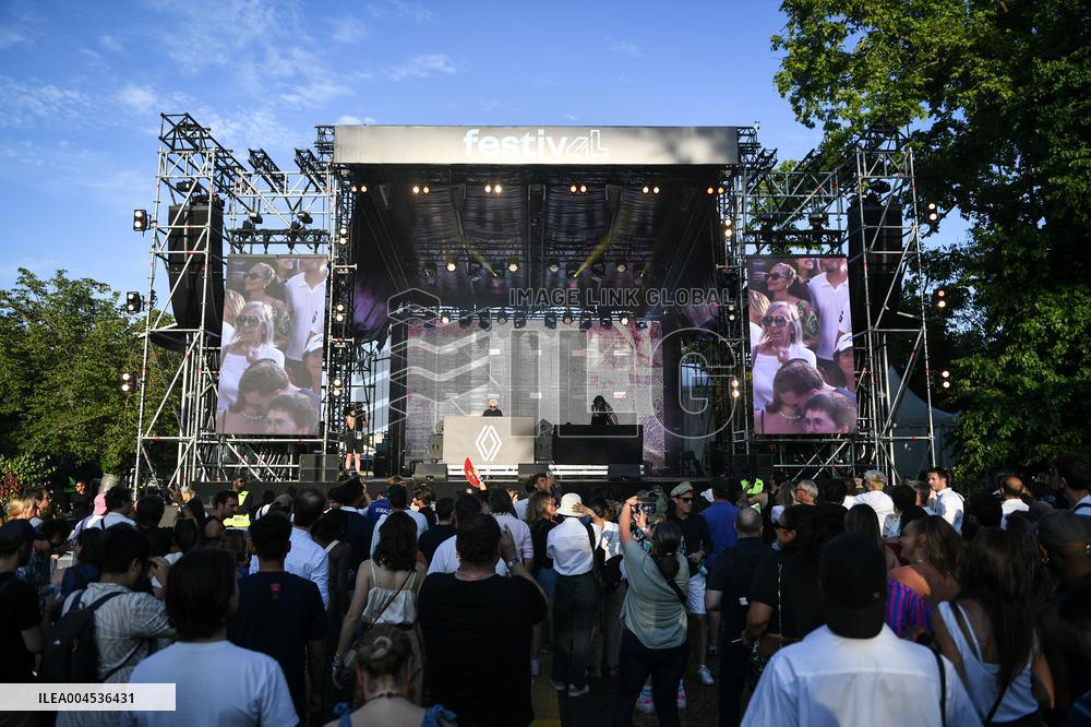 The Festiv4L in Paris FA