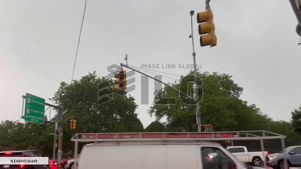 US: Queens Traffic Lights Out After Severe Thunderstorm Batters NYC