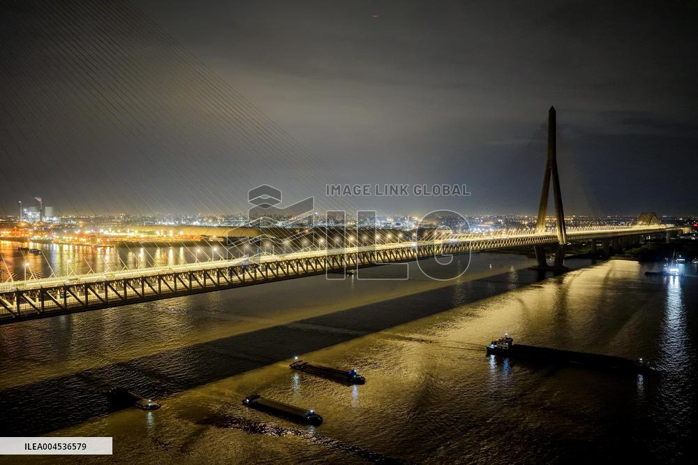 Changtai Yangtze River Bridge Load Test