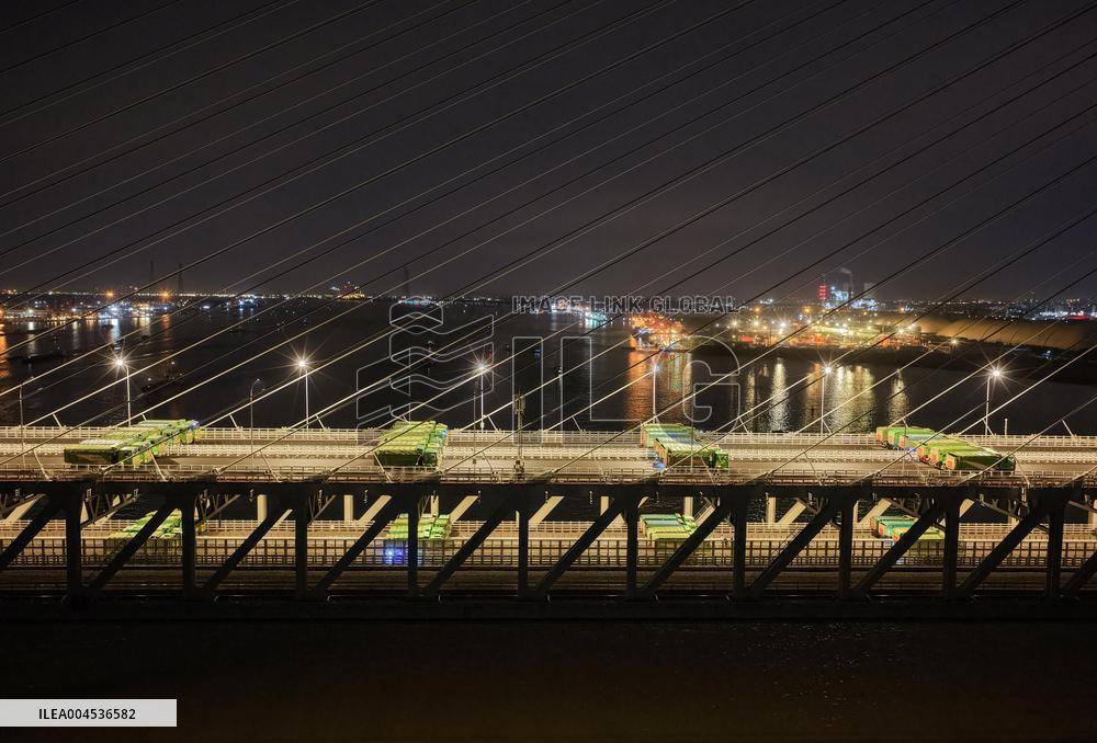 Changtai Yangtze River Bridge Load Test