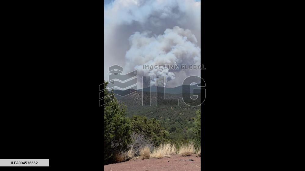 US: Trout Fire Continues to Rage in New Mexico, Evacuation Orders Remain