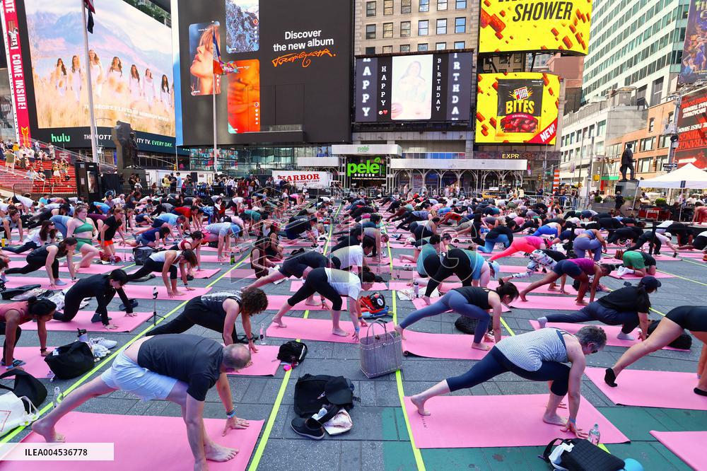 Solstice Yoga in Times Square - NYC
