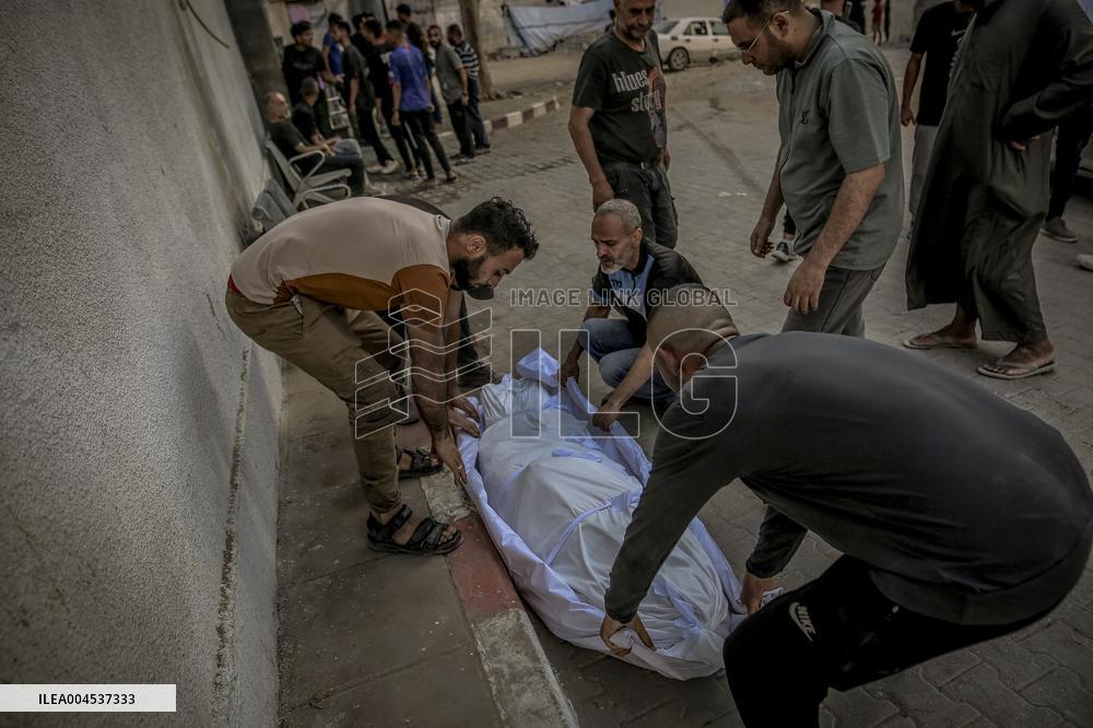 Palestinians Mourn Airstrike Victims at Al-Shifa Hospital - Gaza