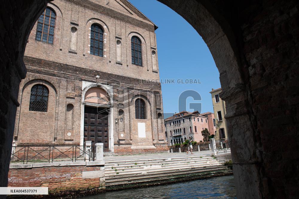 Preparations For The Bezos Wedding - Venice