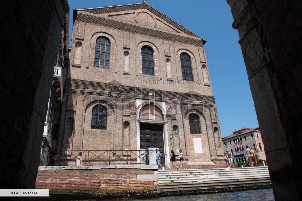 Preparations For The Bezos Wedding - Venice