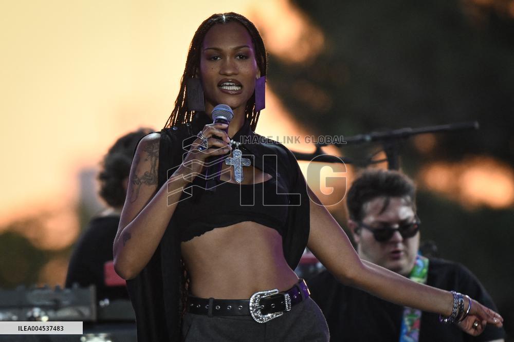 Annual Music Festival at the Tuileries Garden in Paris - FA