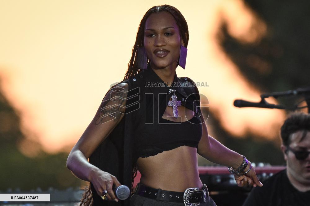 Annual Music Festival at the Tuileries Garden in Paris - FA