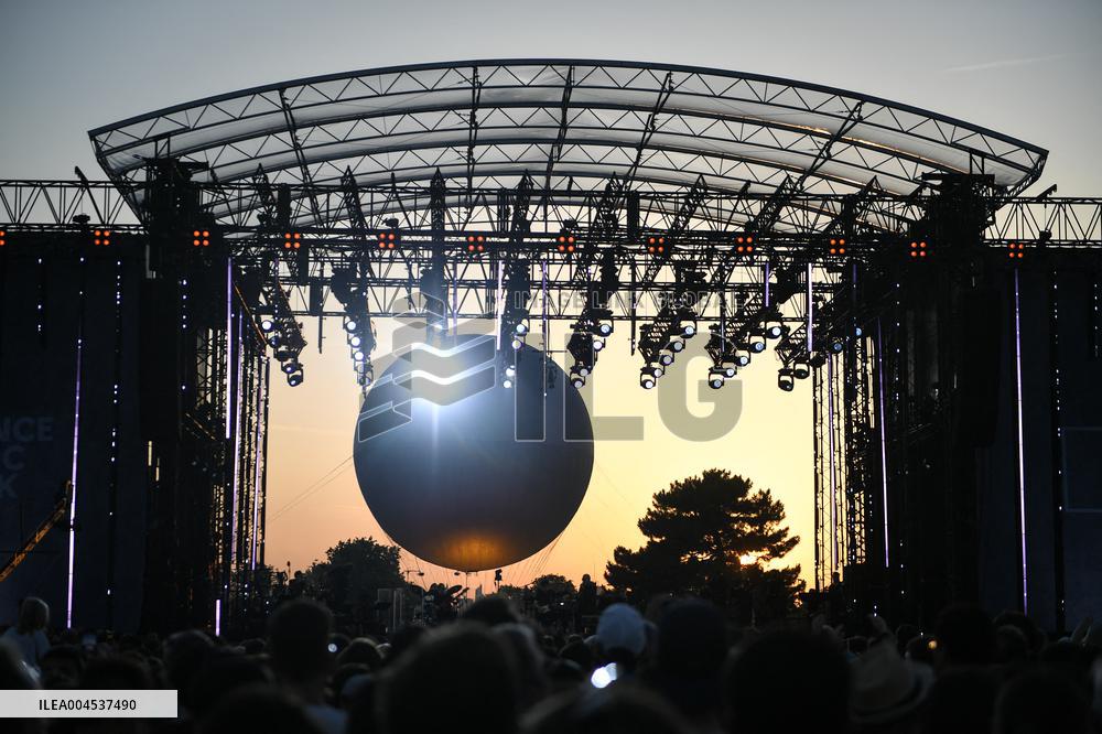 Annual Music Festival at the Tuileries Garden in Paris - FA