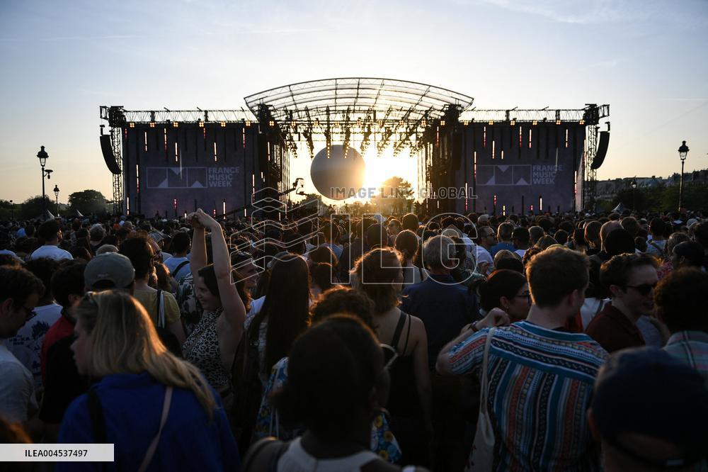 Annual Music Festival at the Tuileries Garden in Paris - FA