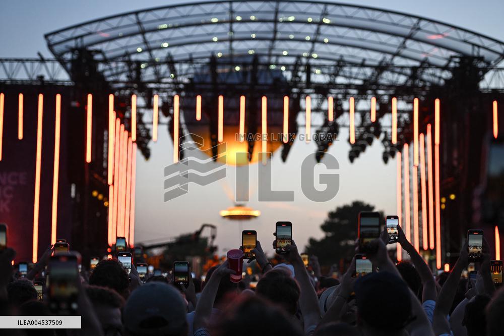 Annual Music Festival at the Tuileries Garden in Paris - FA