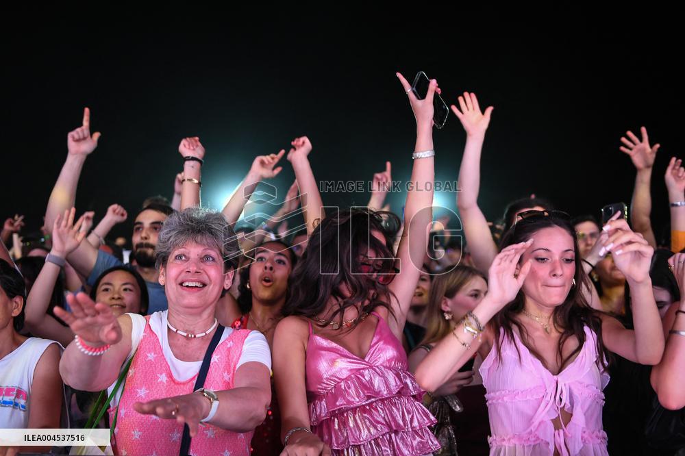 Annual Music Festival at the Tuileries Garden in Paris - FA
