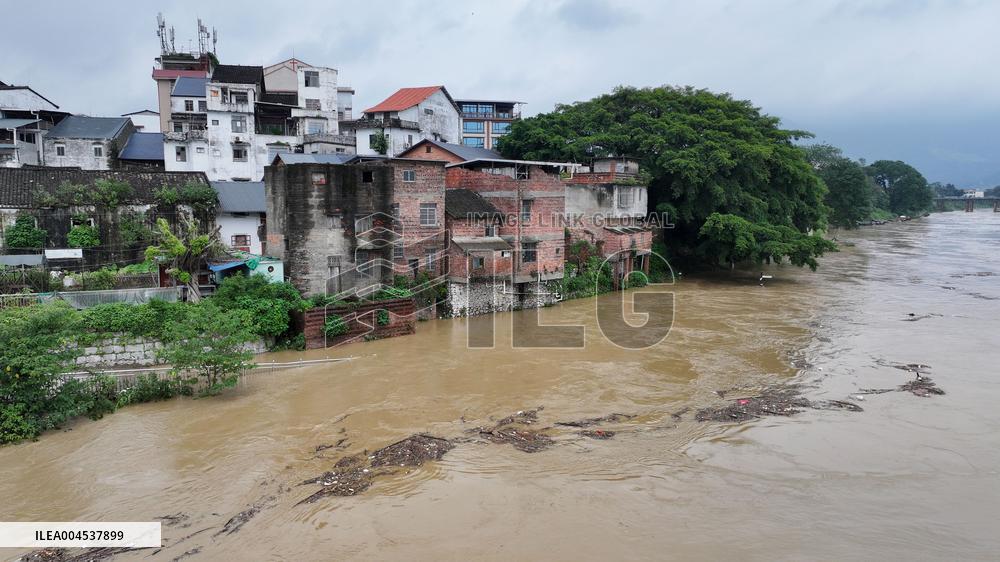 Pearl River Water Level Rose