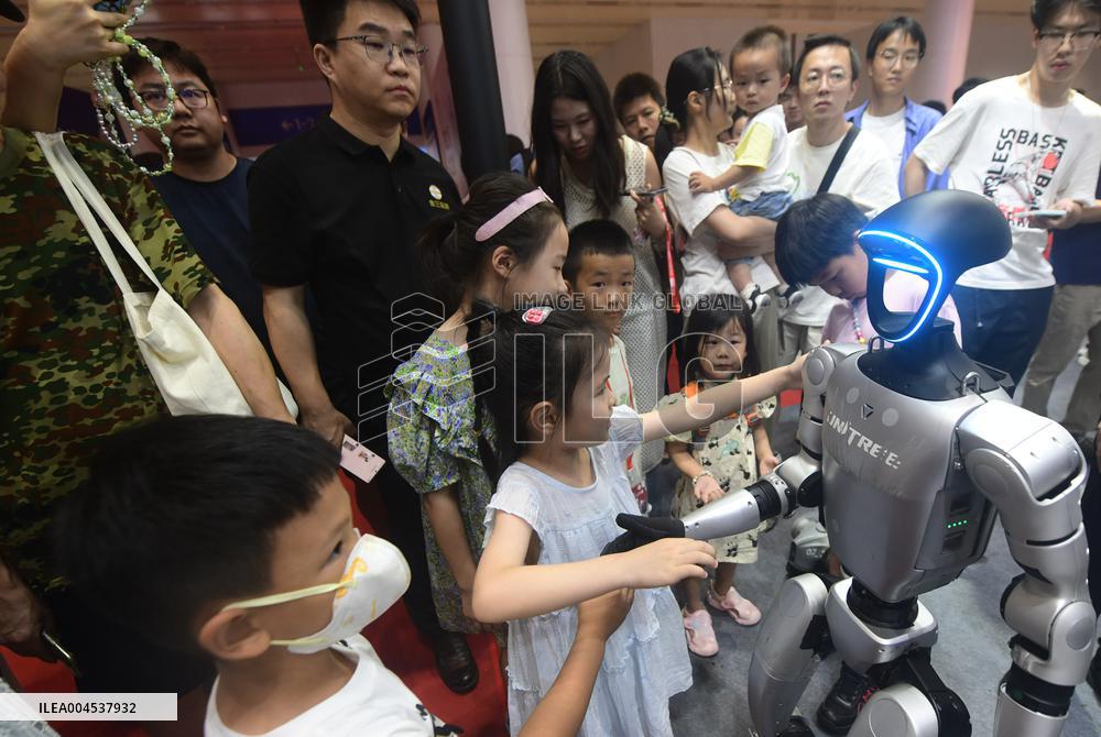 International Humanoid Robot Technology Exhibition Held in Hangz