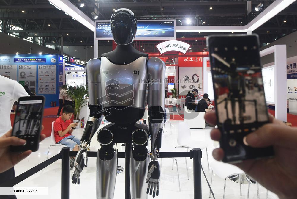 International Humanoid Robot Technology Exhibition Held in Hangz