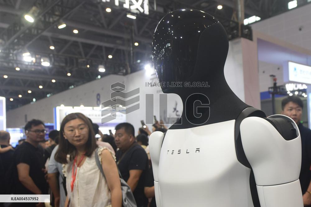 Tesla's Humanoid Robot Optimus