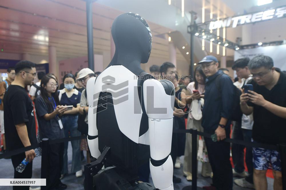 Tesla's Humanoid Robot Optimus