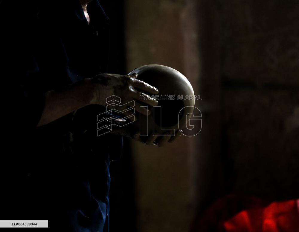 Guidong Pottery Making - China