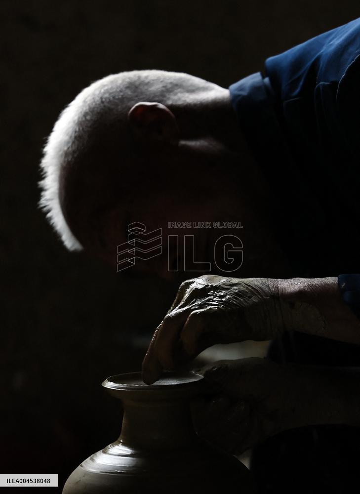 Guidong Pottery Making - China