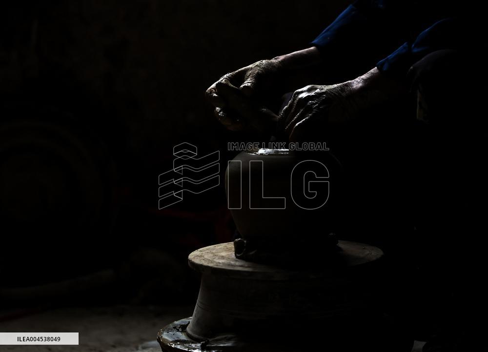 Guidong Pottery Making - China