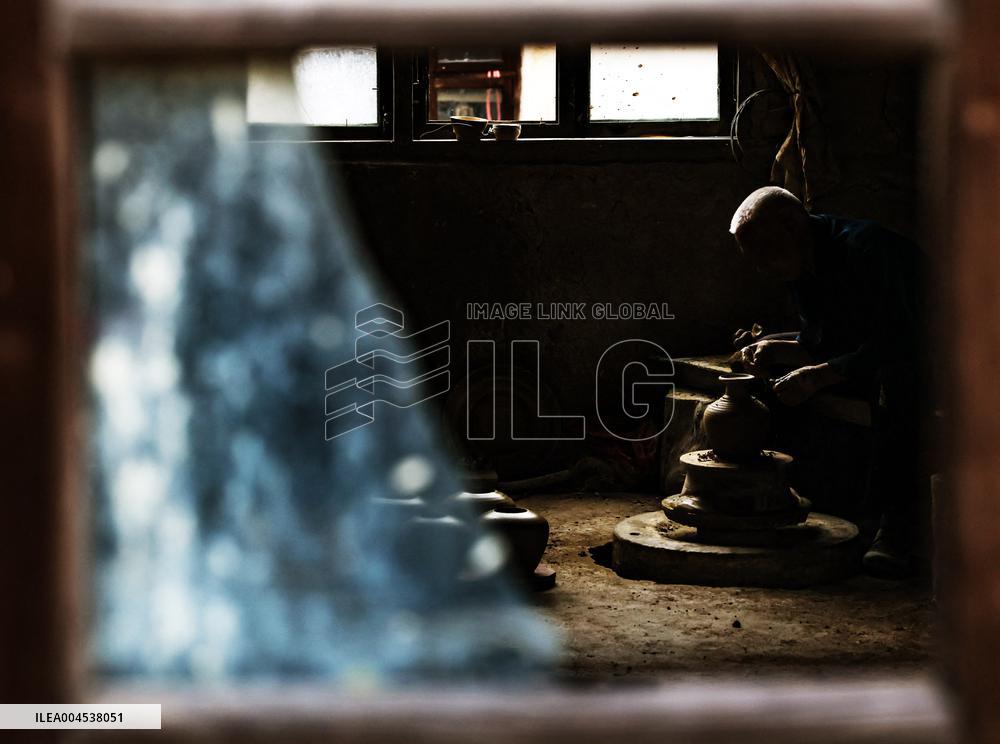 Guidong Pottery Making - China