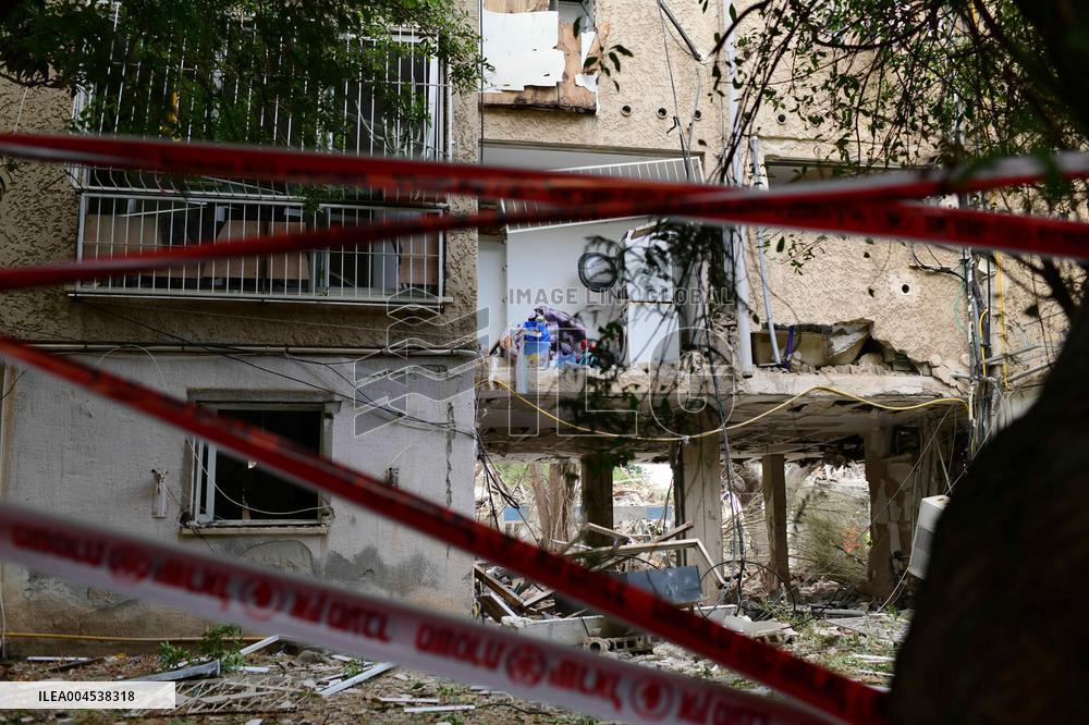 Iranian Ballistic Missiles Attack On Israel - Tel Aviv