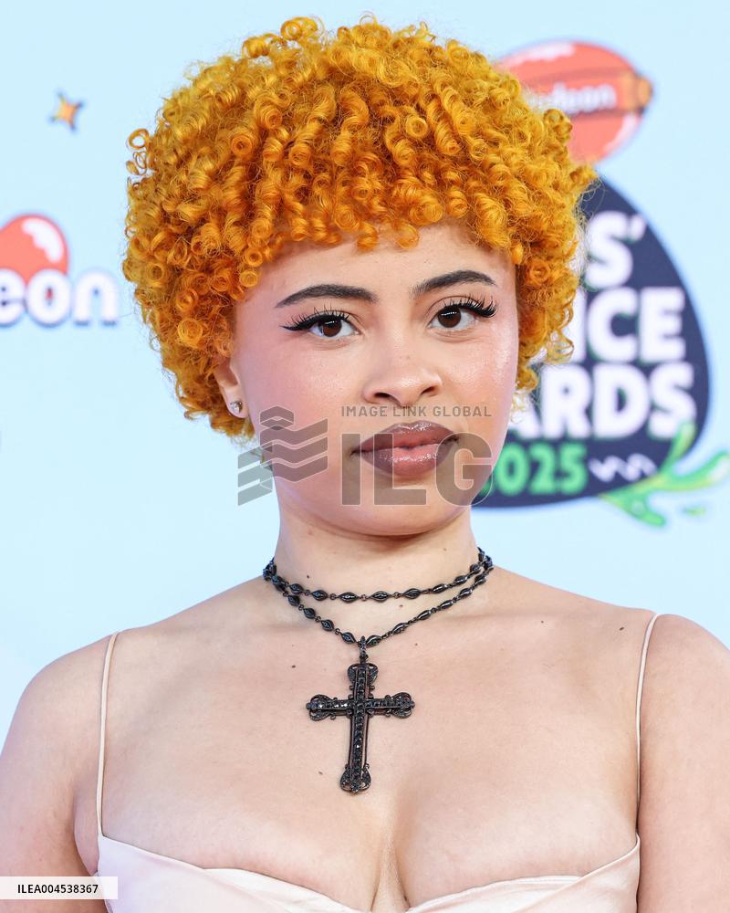 2025 Nickelodeon Kids Choice Awards - Santa Monica