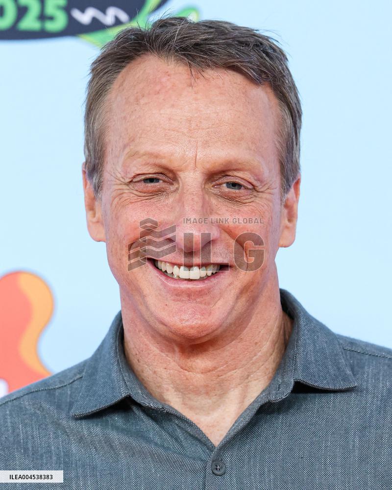 2025 Nickelodeon Kids Choice Awards - Santa Monica