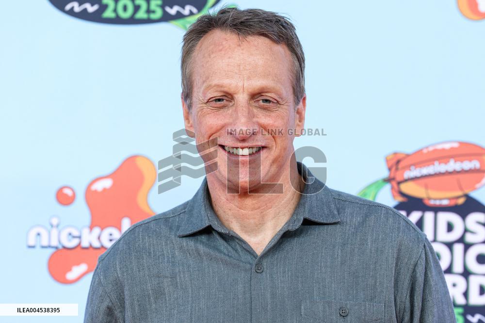 2025 Nickelodeon Kids Choice Awards - Santa Monica