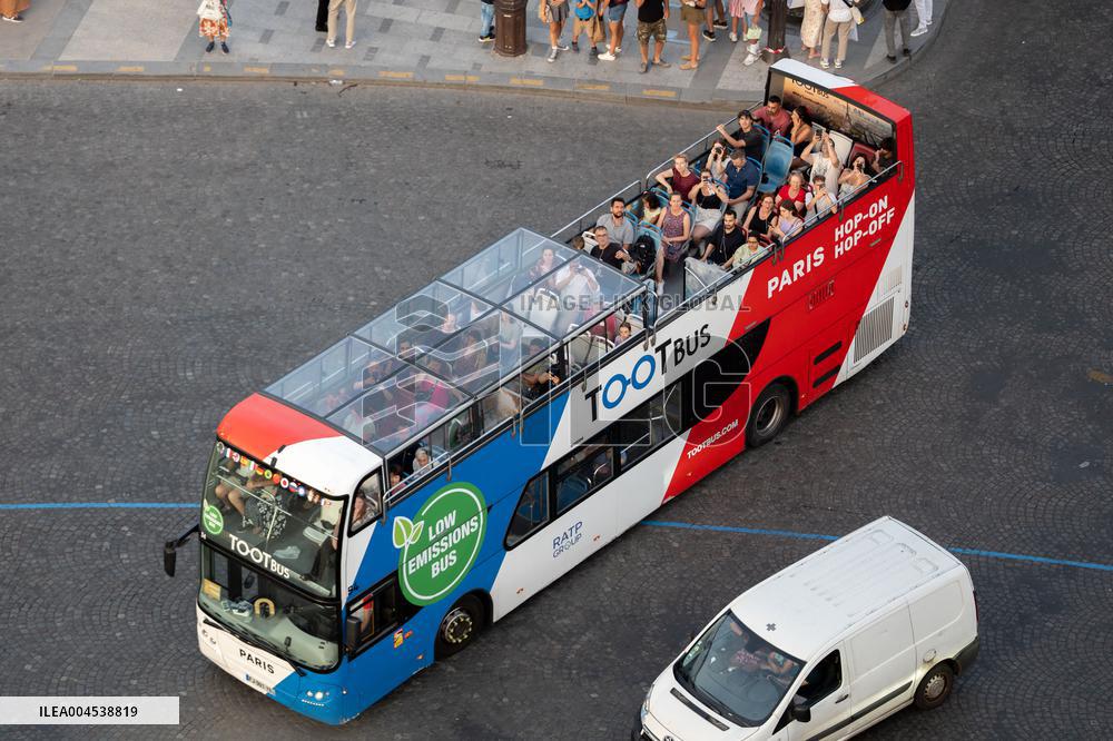 Paris 2024 Olympic cauldron from the top of the Arc de Triomphe - Paris AJ