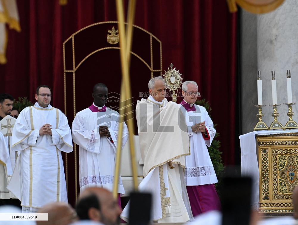 Pope Francis Celebrates The Corpus Christi Mass - Rome
