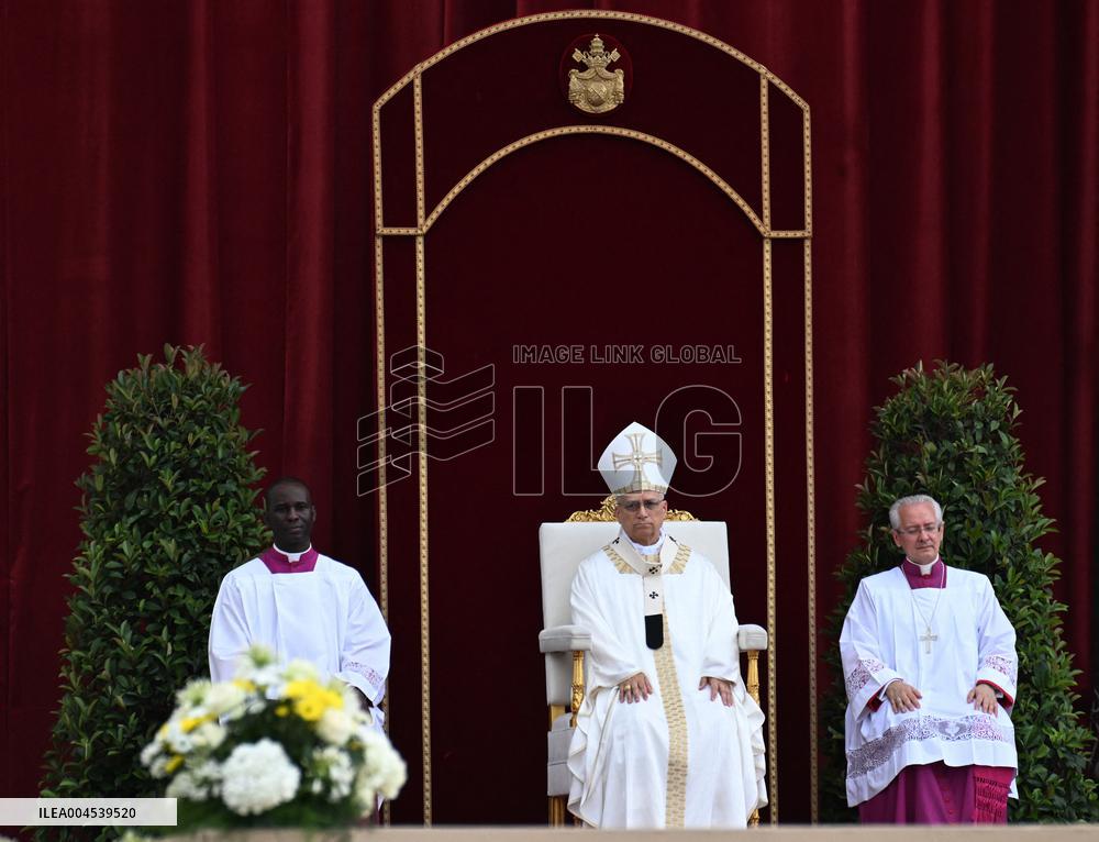 Pope Francis Celebrates The Corpus Christi Mass - Rome