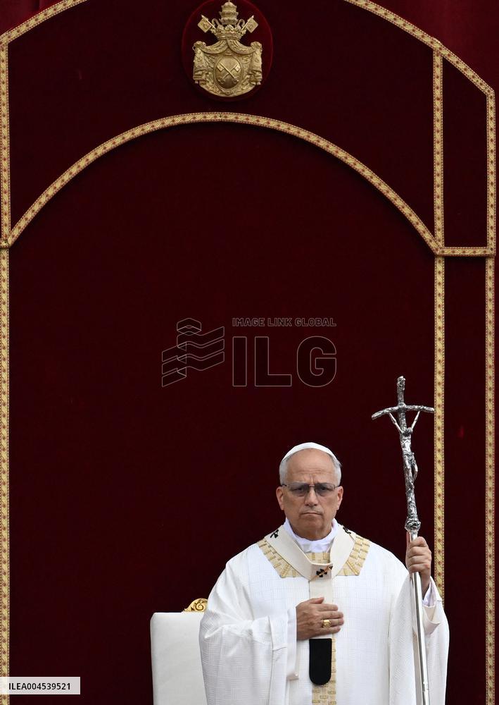 Pope Francis Celebrates The Corpus Christi Mass - Rome