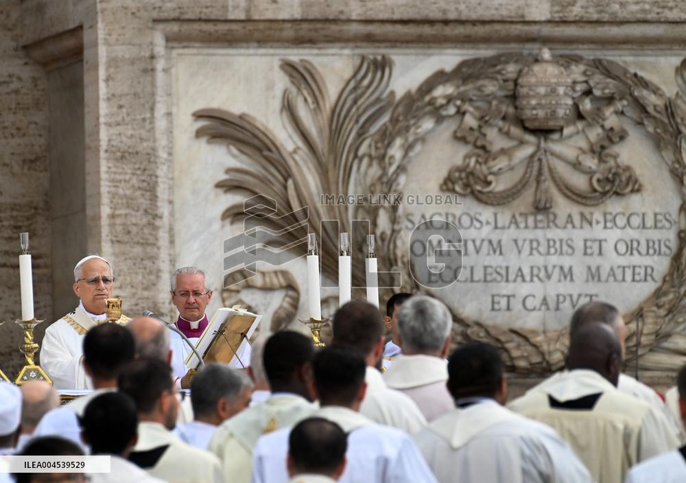 Pope Francis Celebrates The Corpus Christi Mass - Rome