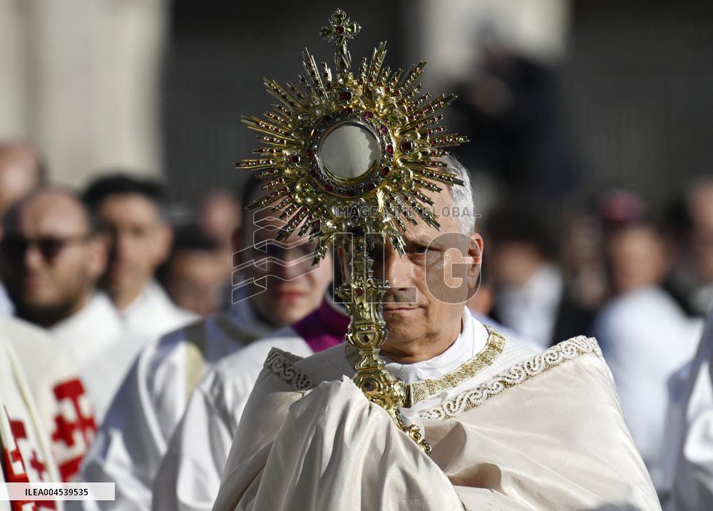Pope Francis Celebrates The Corpus Christi Mass - Rome